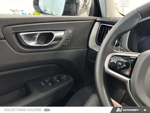 2025 Volvo XC60 Plus Dark Theme-16