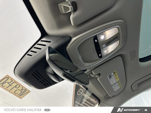 2025 Volvo XC60 Plus Dark Theme-17