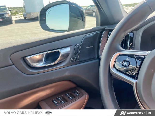 2025 Volvo XC60 Ultra Dark Theme-15