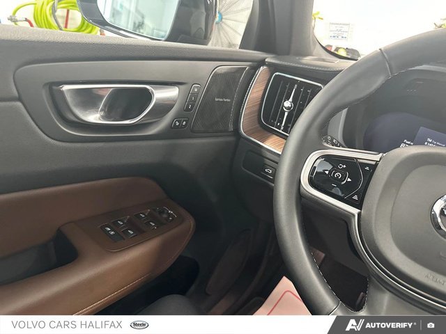 2025 Volvo XC60 Ultra Dark Theme-16