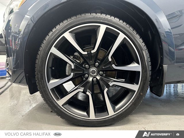 2025 Volvo XC60 Ultra Dark Theme-5