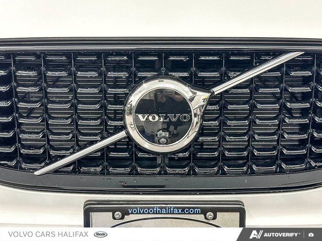 2025 Volvo XC60 Ultra Dark Theme-8