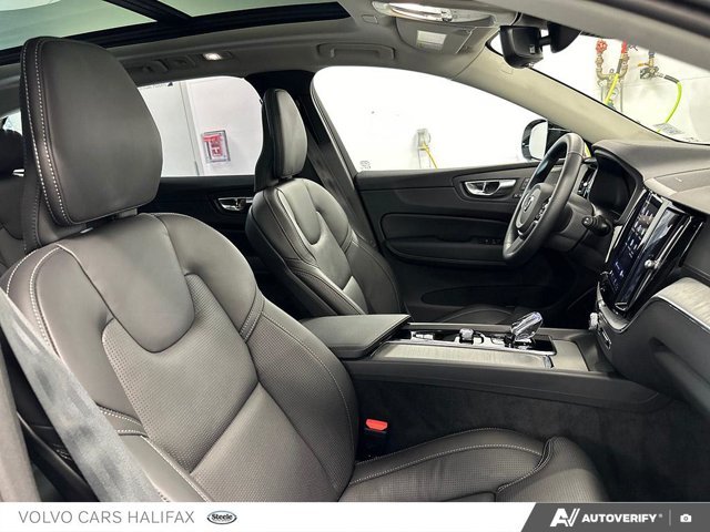 2025 Volvo XC60 Ultra Dark Theme-21