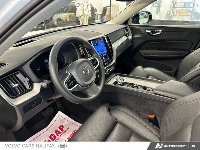2025 Volvo XC60 Ultra Dark Theme-12