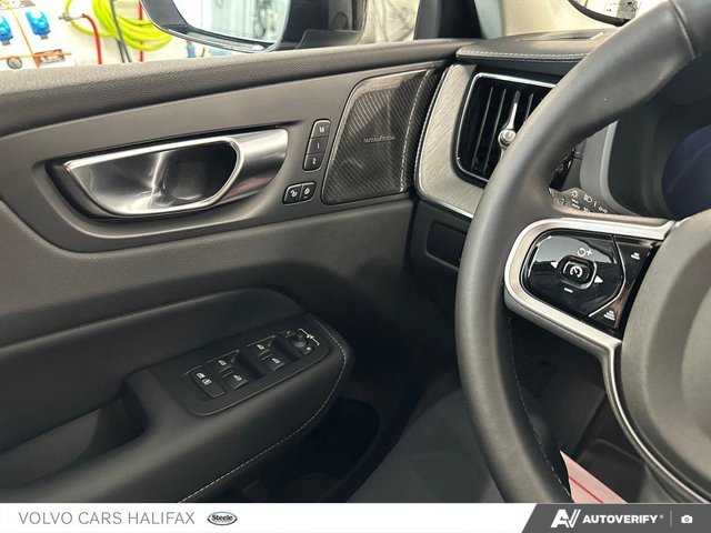 2025 Volvo XC60 Ultra Dark Theme-16
