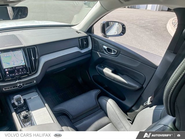 2025 Volvo XC60 Ultra Dark Theme-23