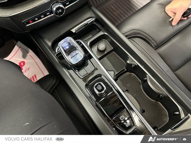 2025 Volvo XC60 Ultra Dark Theme-17