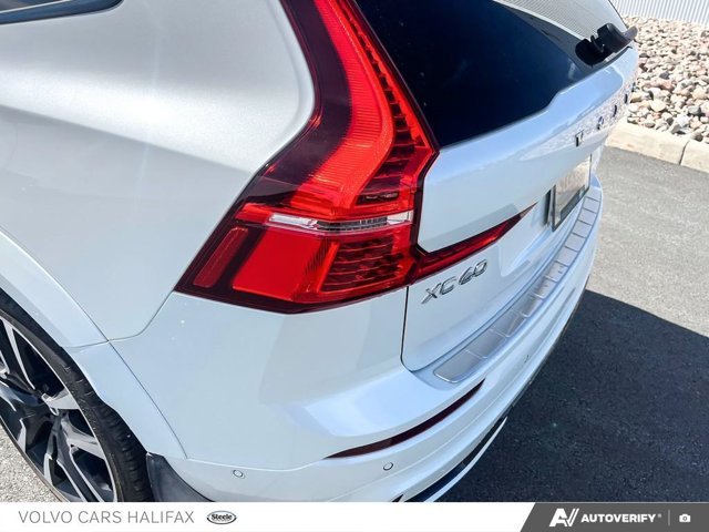 2025 Volvo XC60 Ultra Dark Theme-9
