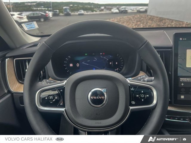 Volvo XC60 Plus Dark Theme 2026-11