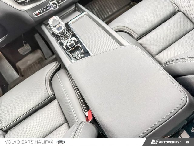 Volvo XC60 Ultra Black Edition 2026-17
