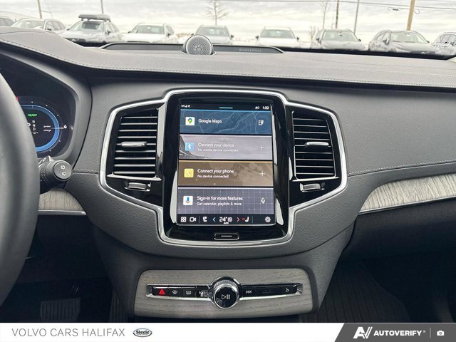 Volvo XC90 Plug-In Hybrid Ultra Bright Theme 2025-18