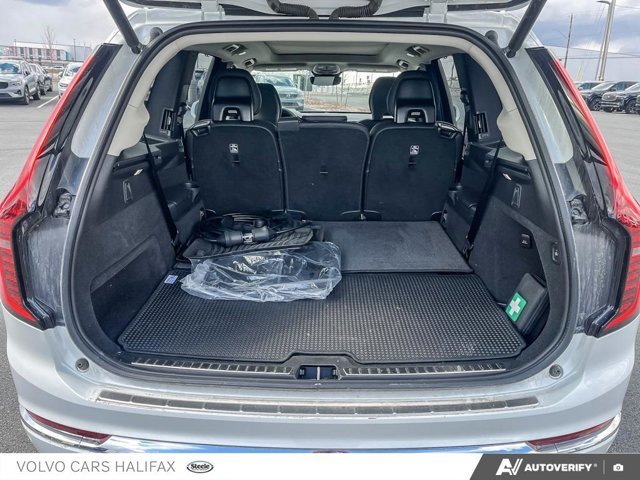 Volvo XC90 Plug-In Hybrid Ultra Bright Theme 2025-10