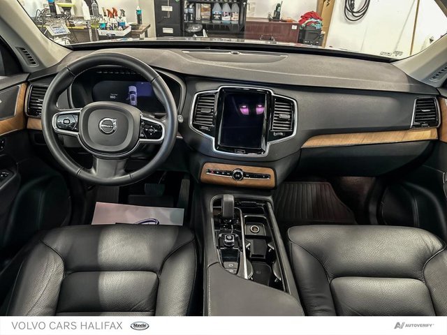 Volvo XC90 Plus Bright Theme 2024-23