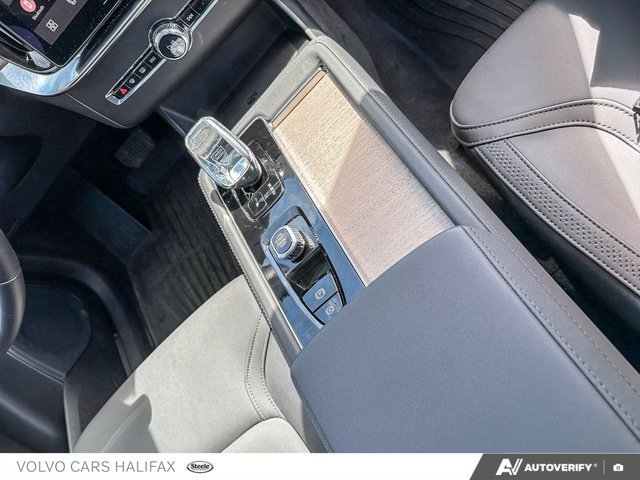 Volvo XC90 Plus Dark Theme 2026-17