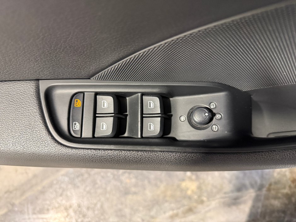 2015 Audi A3 2.0T KOMFORT-12