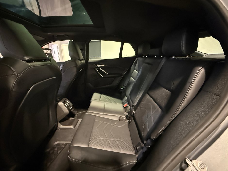 2025 BMW X2 28i // M SPORT PACKAGE-24