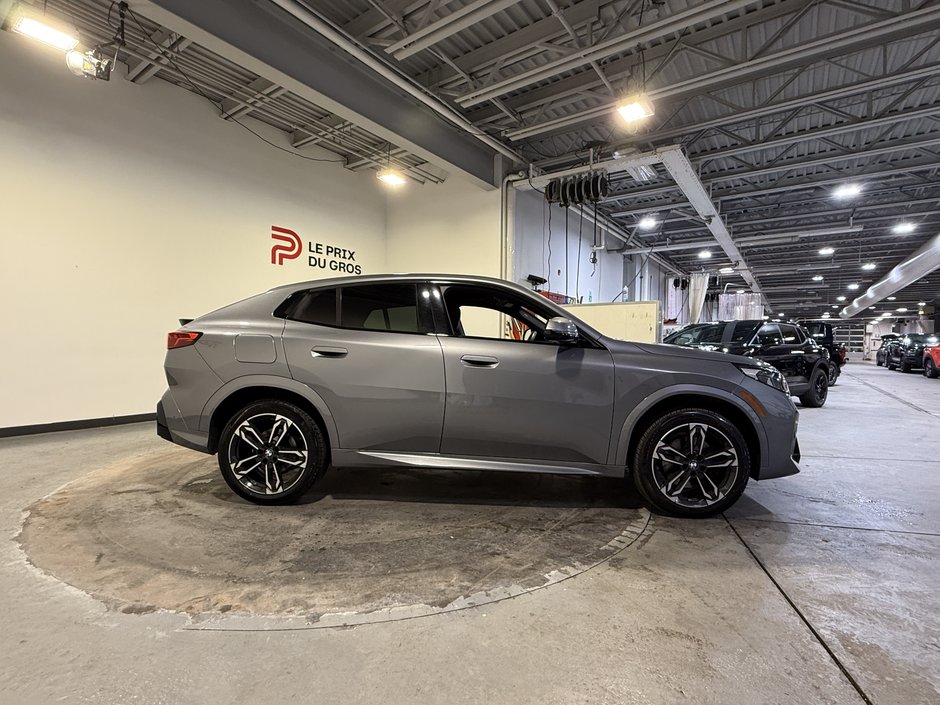 2025 BMW X2 28i // M SPORT PACKAGE-3