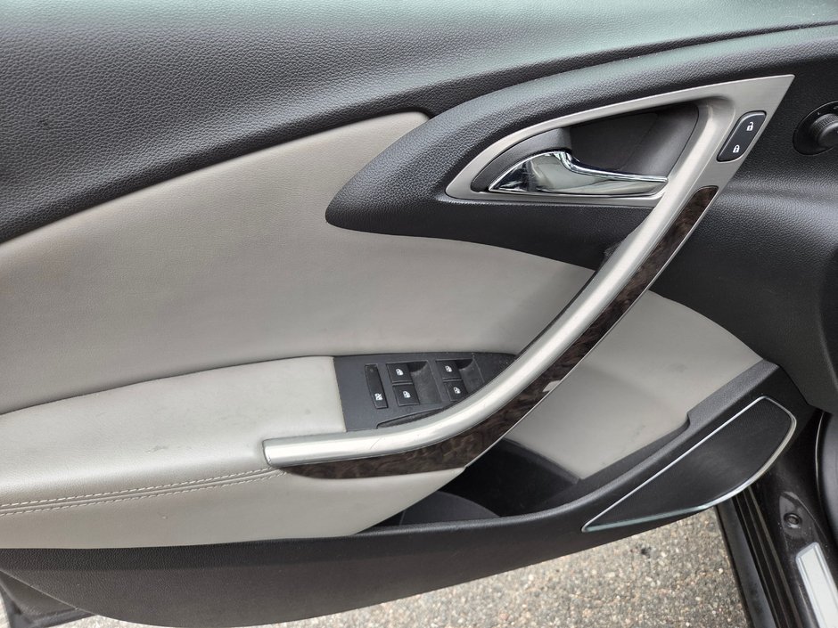 Buick Verano base 2015-9