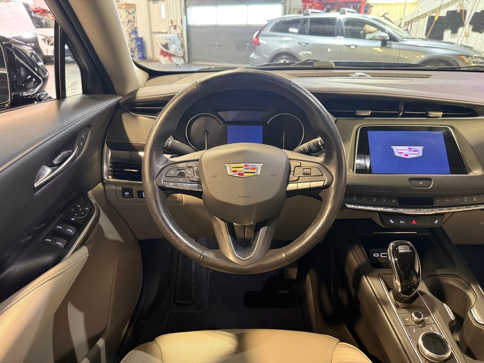 Cadillac XT4 LUXURY 2023-13