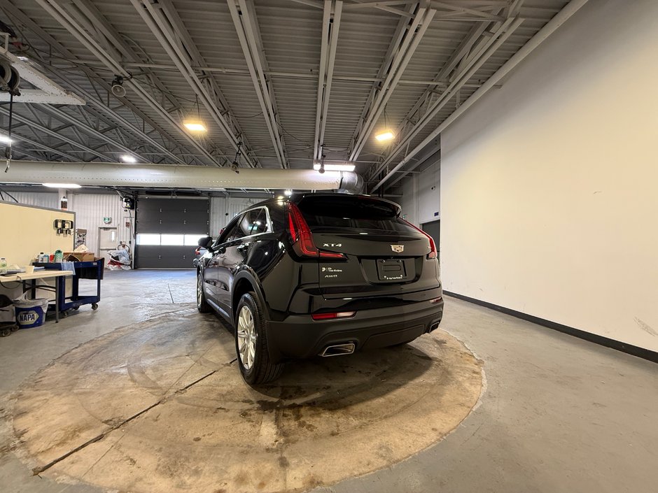 Cadillac XT4 LUXURY 2023-4