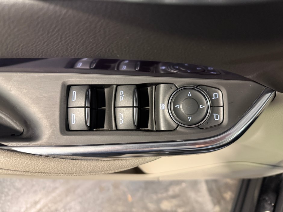 Cadillac XT4 LUXURY 2023-11