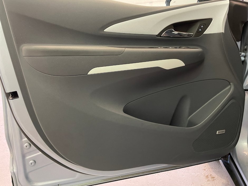 Chevrolet Bolt EV Premier 2017-8