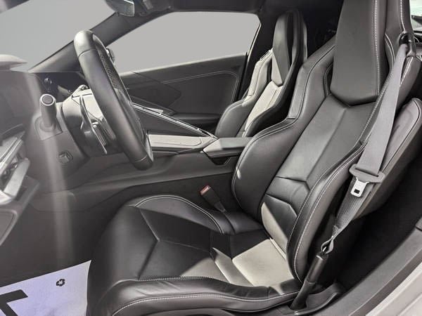 Chevrolet Corvette STINGRAY 2021-16