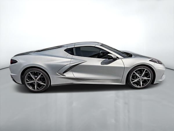 Chevrolet Corvette STINGRAY 2021-7