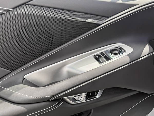 Chevrolet Corvette STINGRAY 2021-14