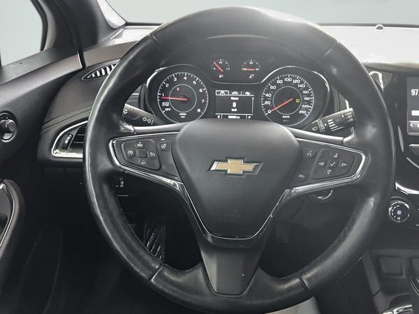 Chevrolet Cruze premier 2018-16