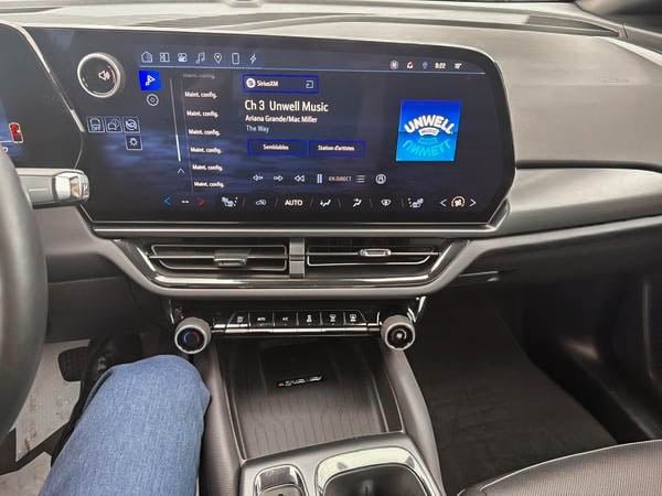 2025 Chevrolet Equinox EV RS AWD-23