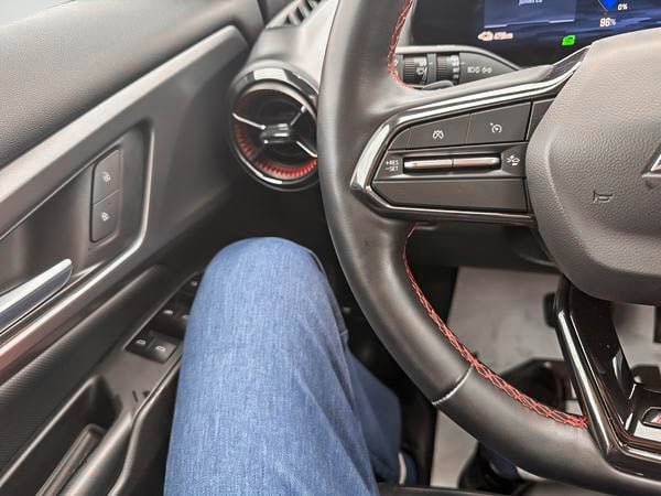 2025 Chevrolet Equinox EV RS AWD-17