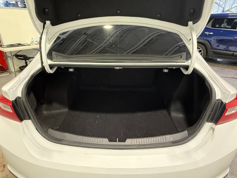 2018 Chevrolet Malibu LT-24
