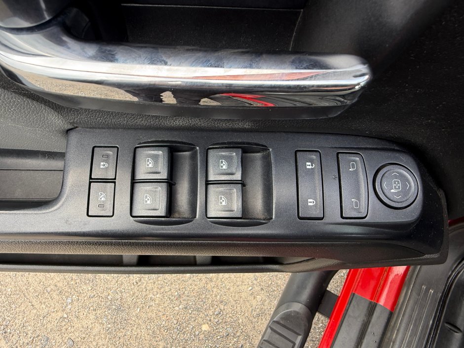 2018 Chevrolet Silverado 1500 CUSTOM-11