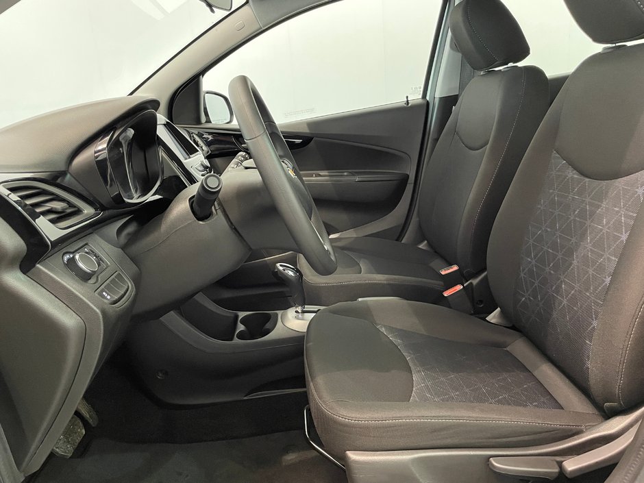 2020 Chevrolet Spark 1LT-10