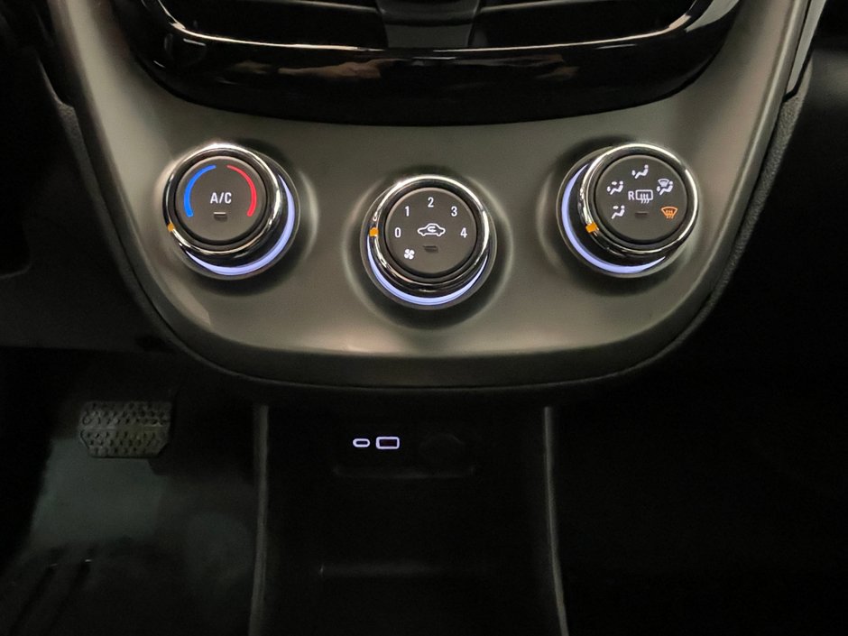 Chevrolet Spark 1LT 2022-19