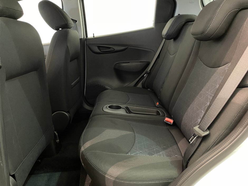 Chevrolet Spark 1LT 2022-21