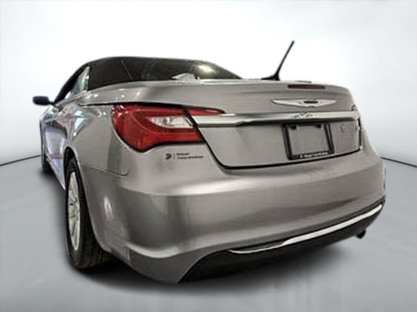 2013 Chrysler 200 Touring convertible-4