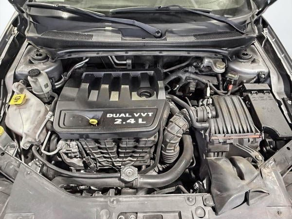 2013 Chrysler 200 Touring convertible-24