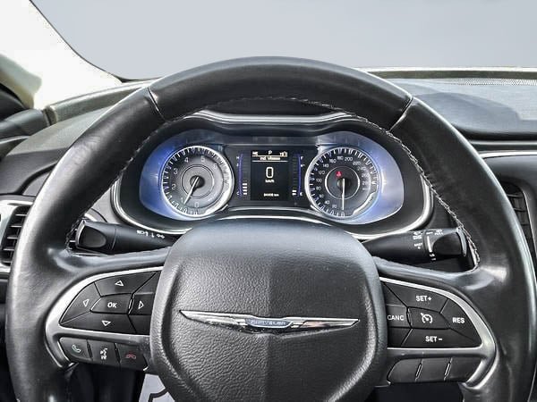 2016 Chrysler 200 LIMITED-22