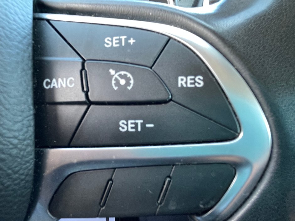 2016 Chrysler 200 LIMITED-13