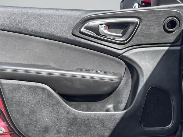 2016 Chrysler 200 LIMITED-10