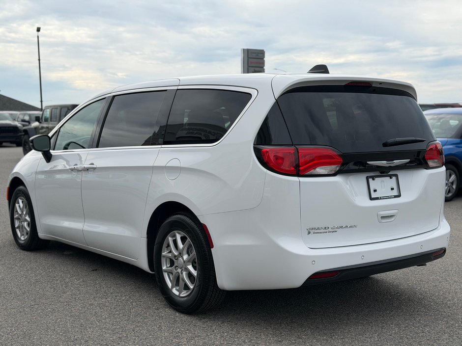 2027 Chrysler Grand Caravan SXT-4