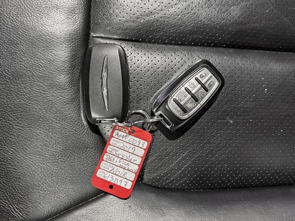 Chrysler Pacifica Hybrid Touring L 2019-26