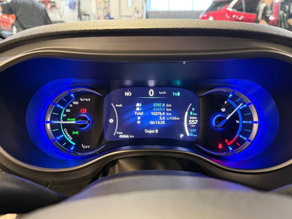2023 Chrysler Pacifica Hybrid TOURING-18
