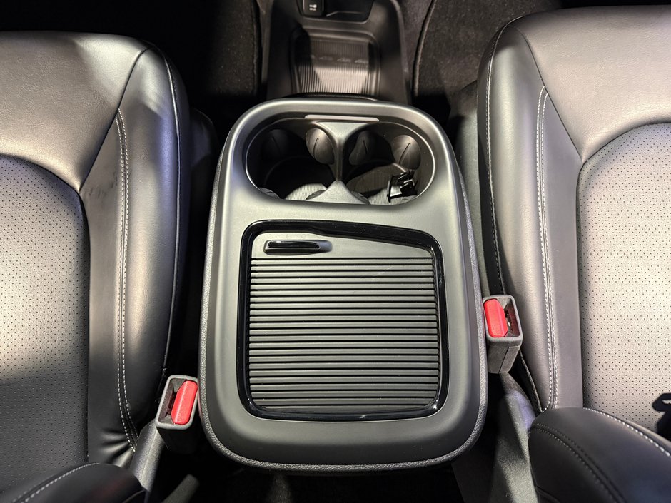 2023 Chrysler Pacifica Hybrid TOURING-22