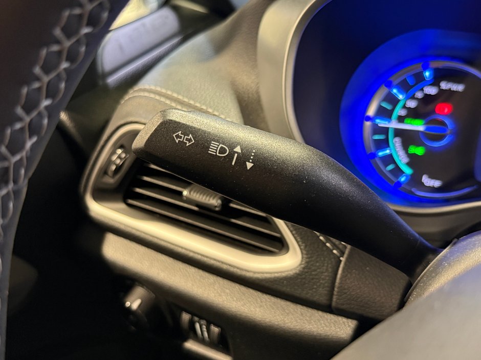 2023 Chrysler Pacifica Hybrid TOURING-16