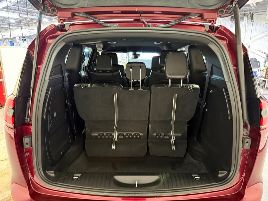2023 Chrysler Pacifica Hybrid TOURING-24