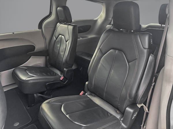 Chrysler Pacifica touring l 2017-13