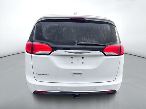 Chrysler Pacifica touring l 2017-5